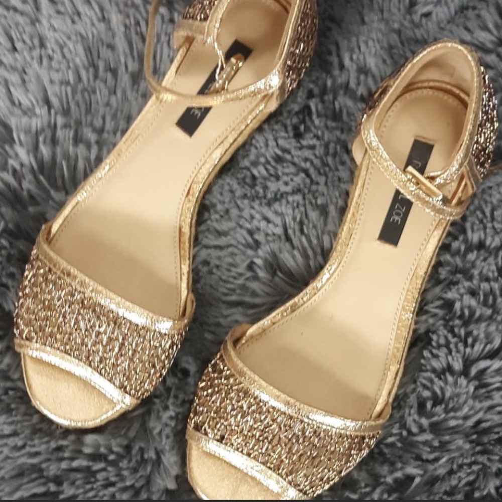 Rachel Zoe designer gold espadrilles! Gorgeous style Excellent condition, Size 8
